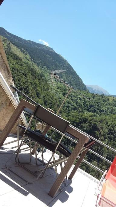 Paisible Maison Dans Les Pyrenees Fontpedrouse Экстерьер фото